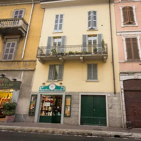 Milano 82 Апартаменты Комо